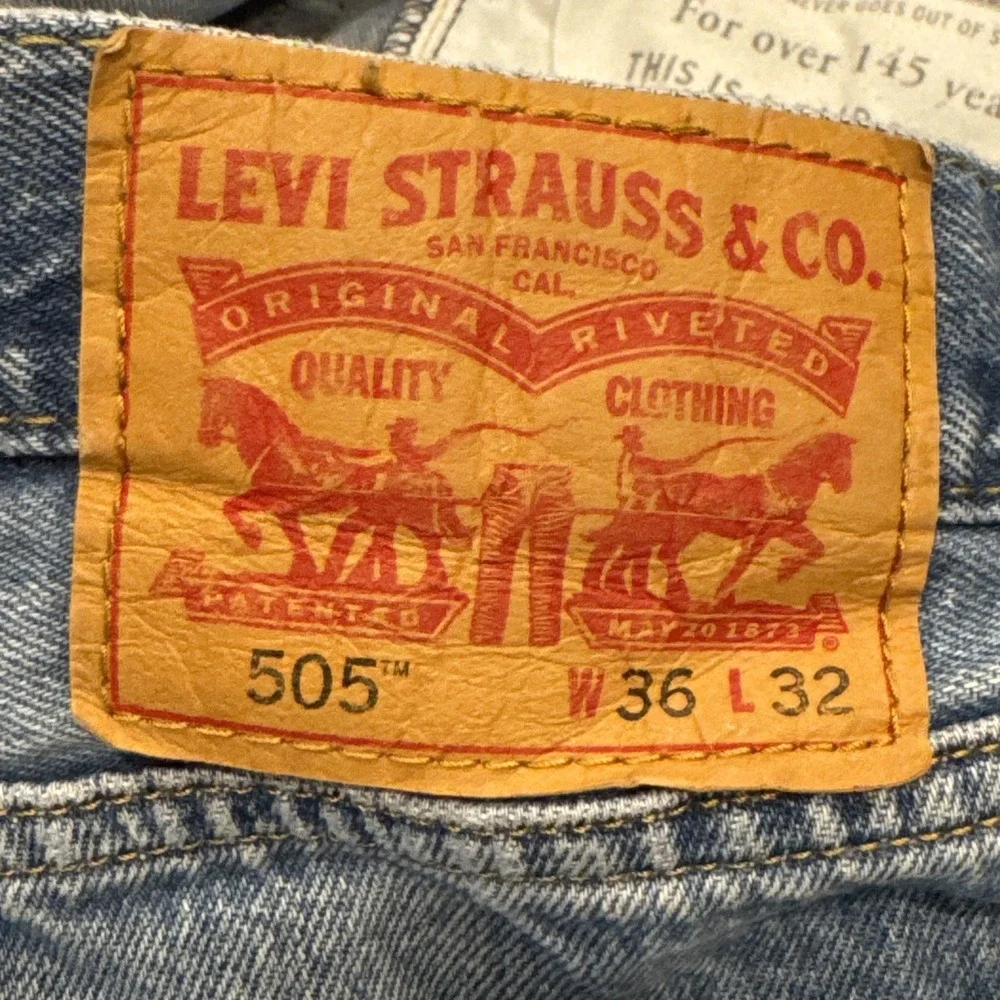 Levi's 505 Men's Light Wash Blue Denim Jeans Light Distressing Size‎ 36x32 #771